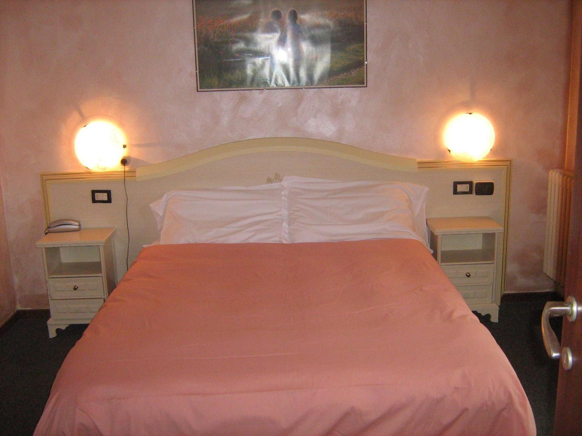 Hotel San Marino Laglio Bilik gambar